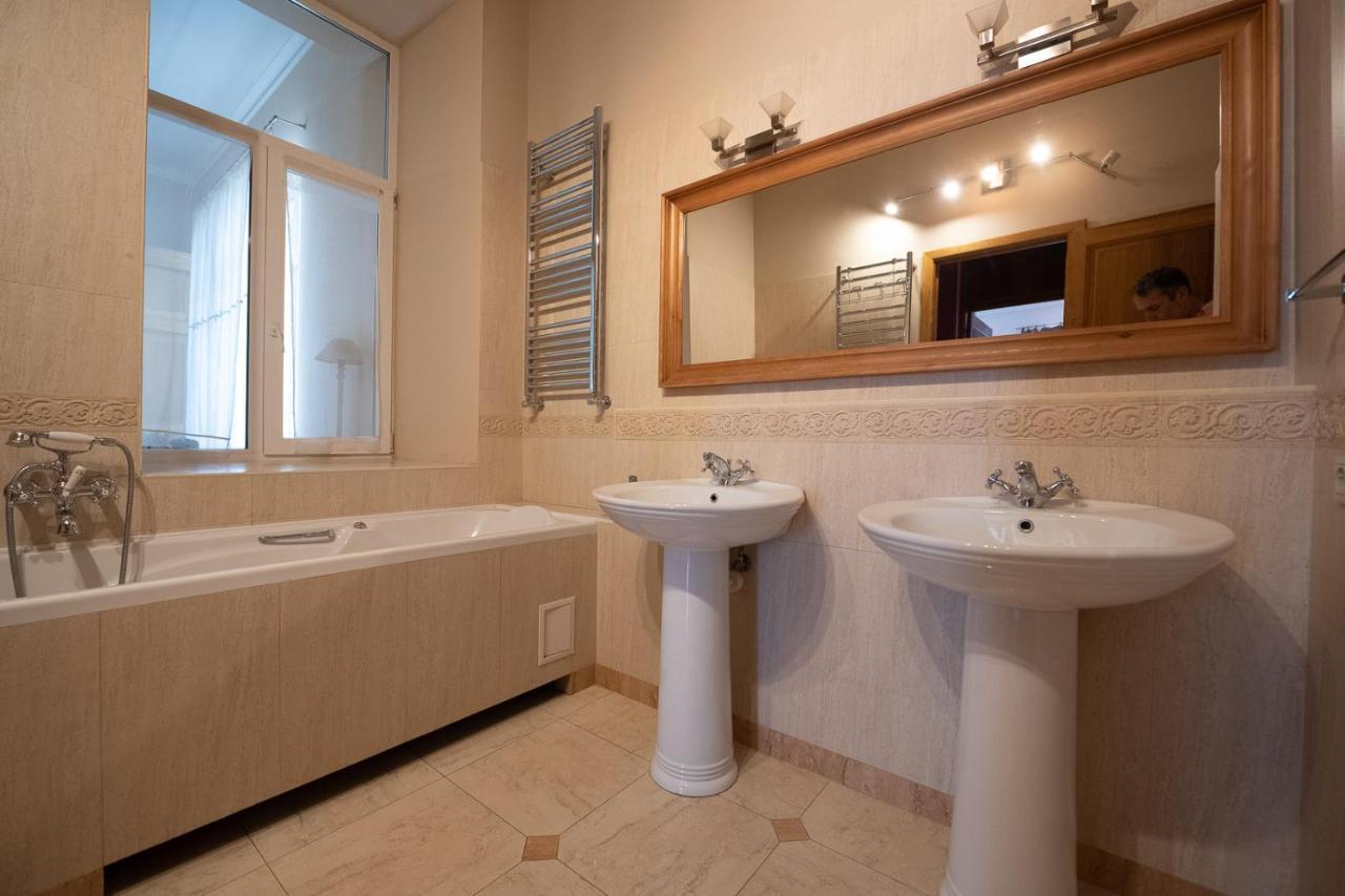 Great 144 Sq.M. Apartment In The Center Of Kyjev Exteriér fotografie